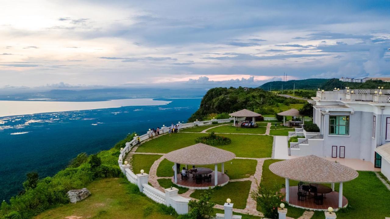 Le Bokor Palace Kampot Exteriör bild