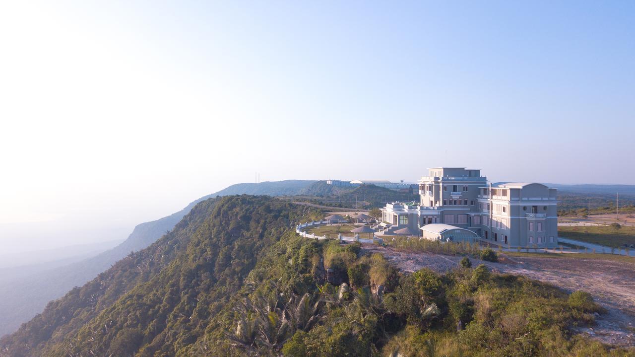 Le Bokor Palace Kampot Exteriör bild